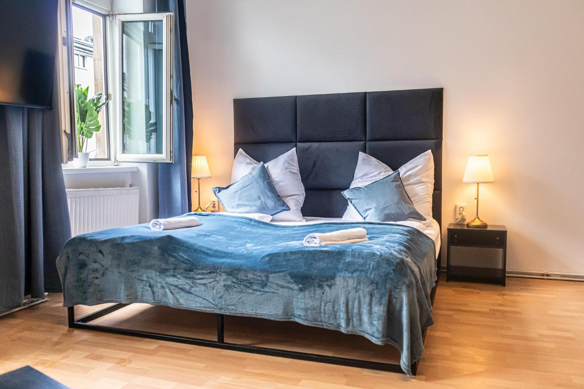 Pleasant 2br Apt- Near Train Station Hetzendorf Appartement Vienne
